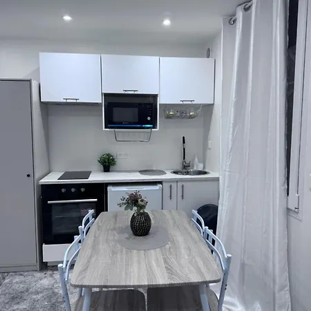 Studio Le Plessis 아파트 Le Plessis-Bouchard